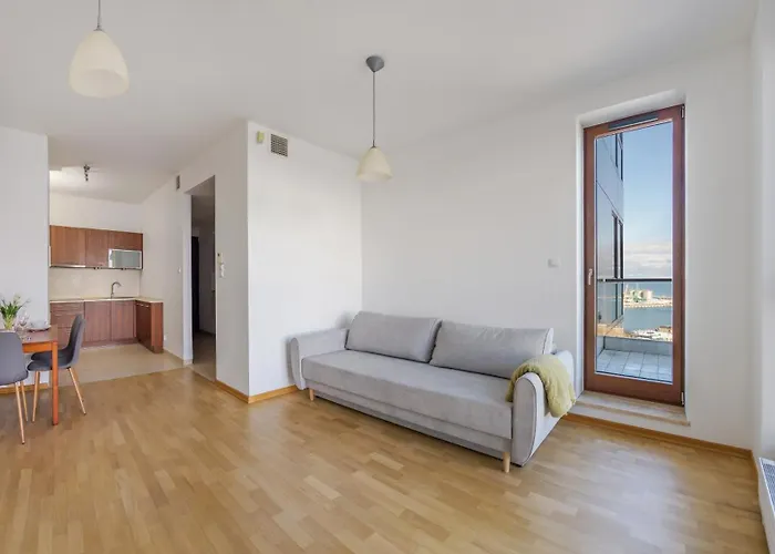 Sea Towers, Sun & Snow *